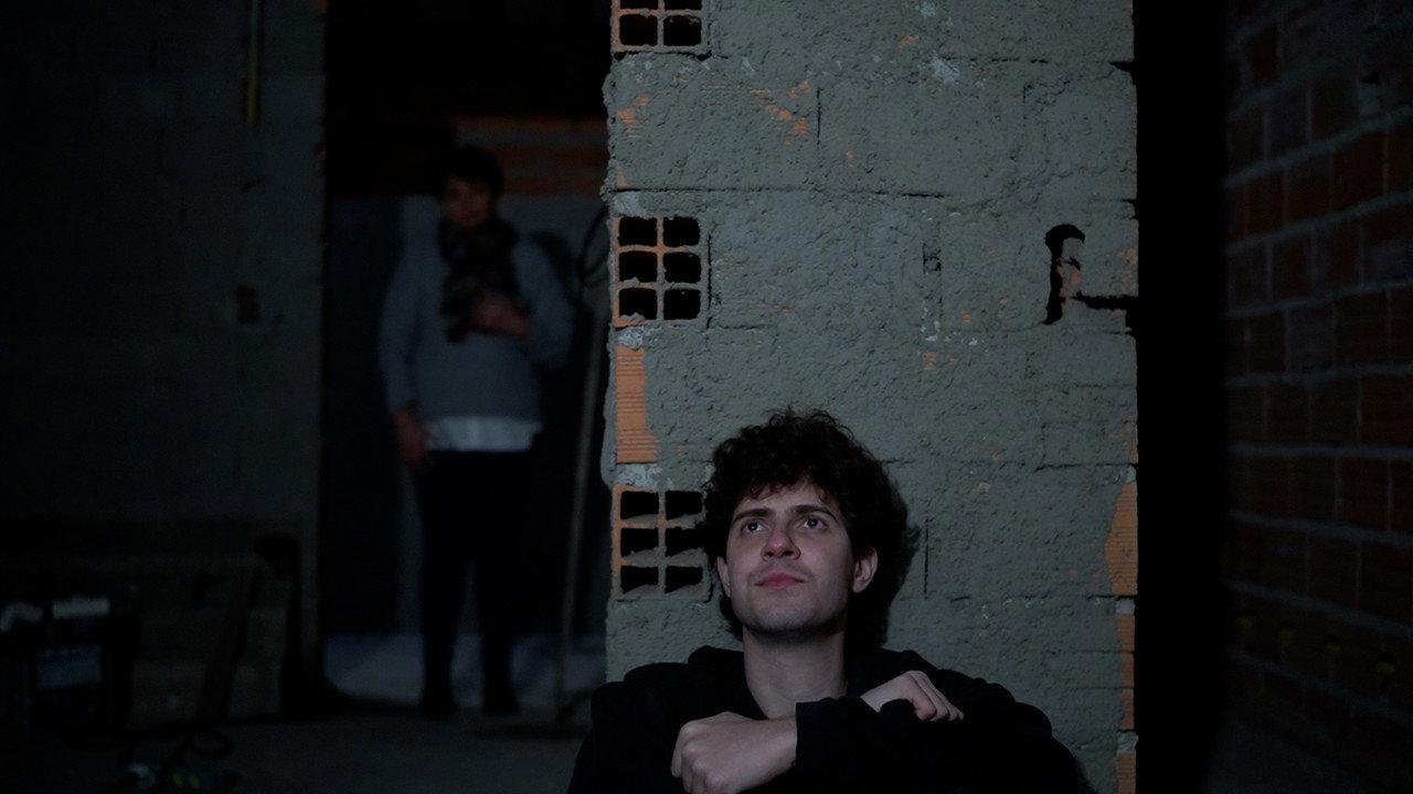Retrocedendo backdrop