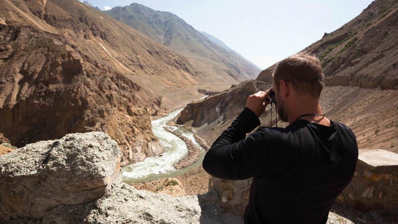 Unsurfed Afghanistan backdrop