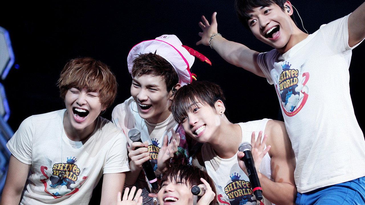 THE FIRST JAPAN ARENA TOUR "SHINee WORLD 2012" backdrop