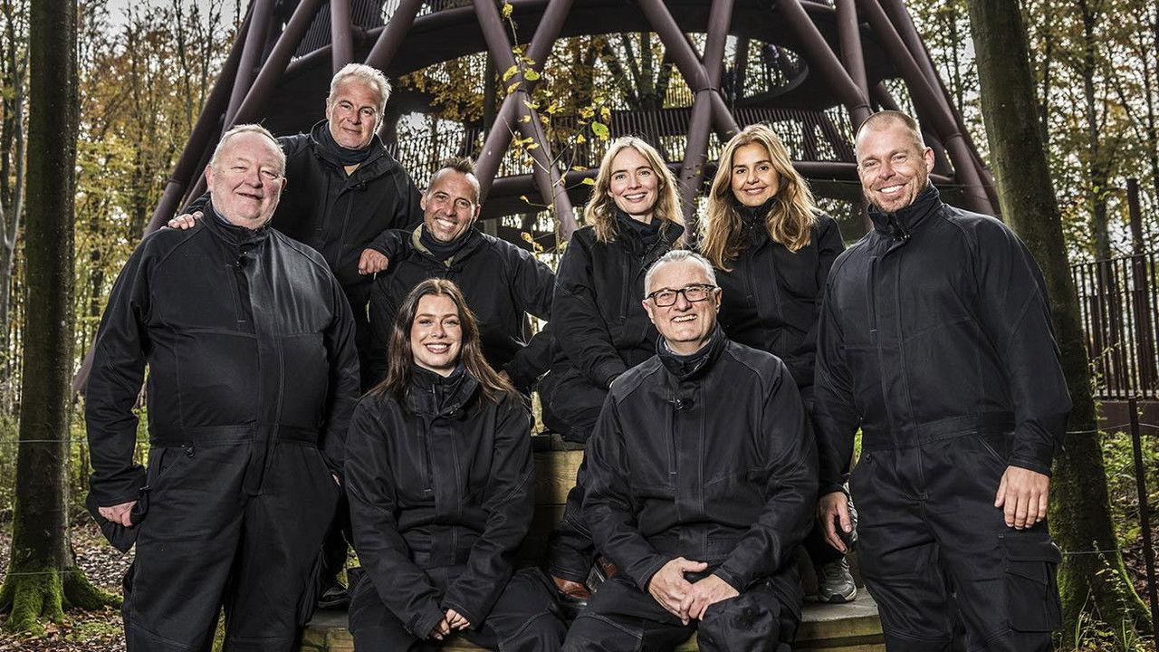 Hunted wild - Celebrities on the run backdrop