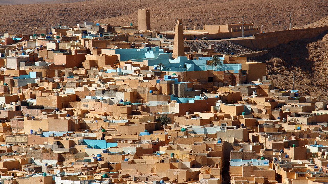 Towards the South, A journey around earthen architecture and André Ravéreau backdrop