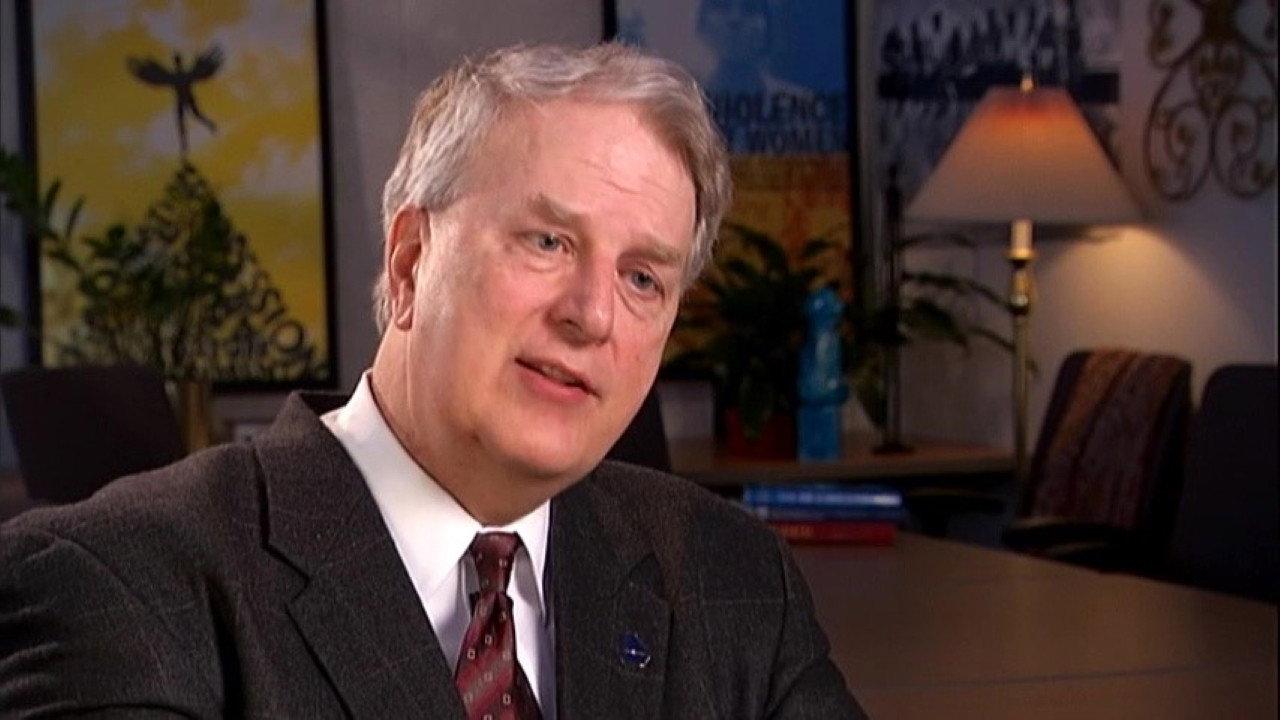 In Debt We Trust: America Before the Bubble Bursts backdrop