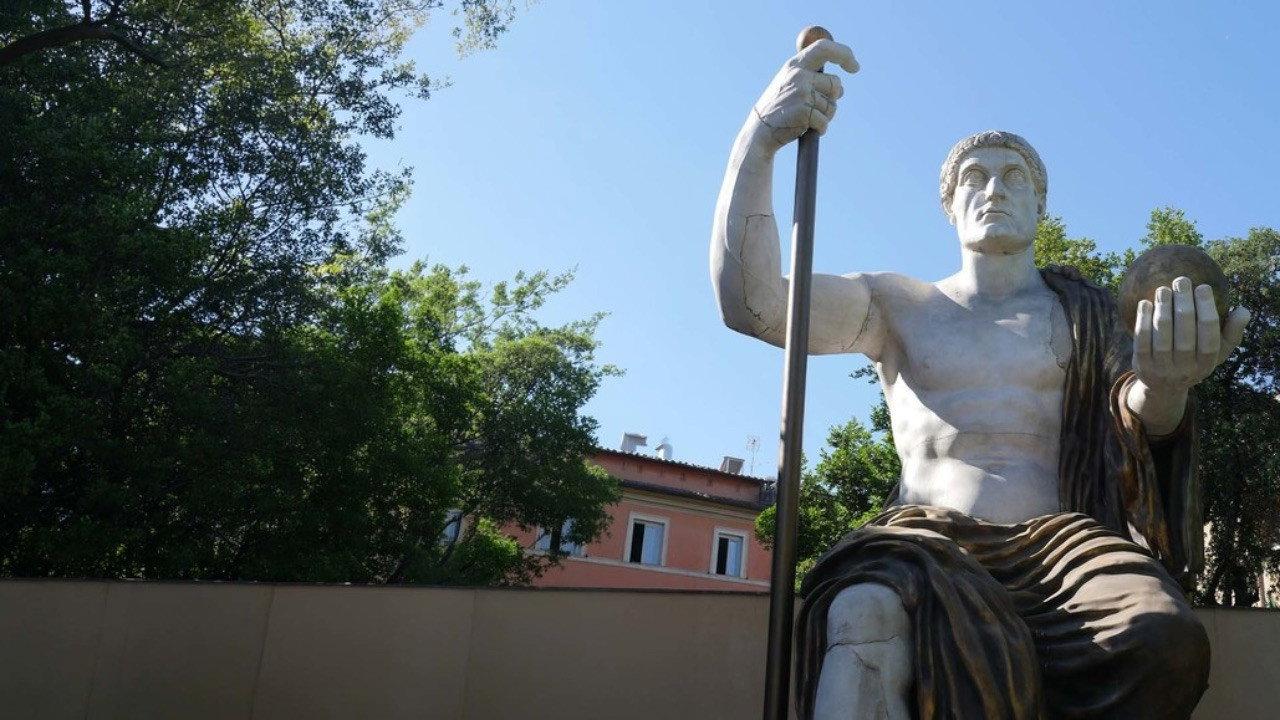 Constantine the Great: Emperor of New Rome backdrop