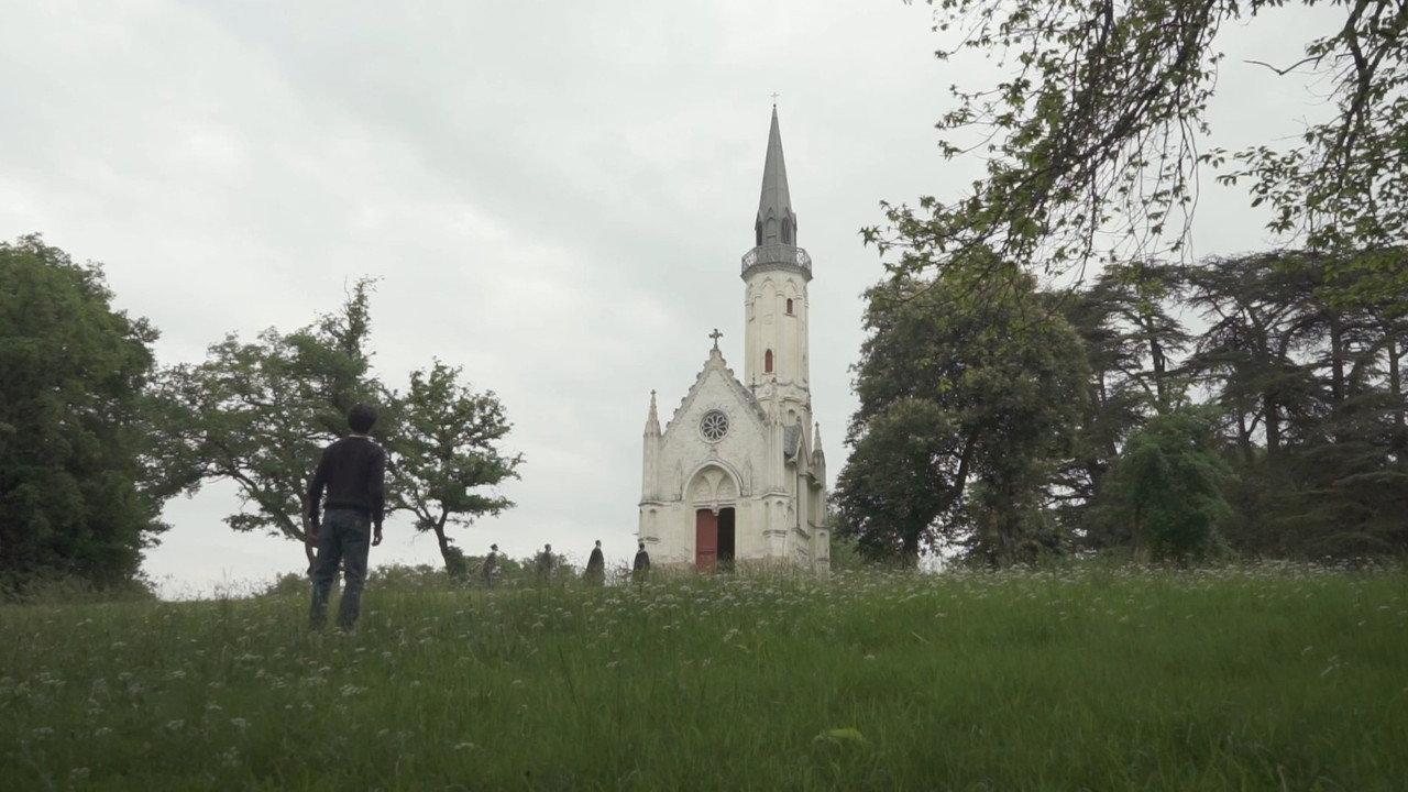 L'Éclipsé backdrop