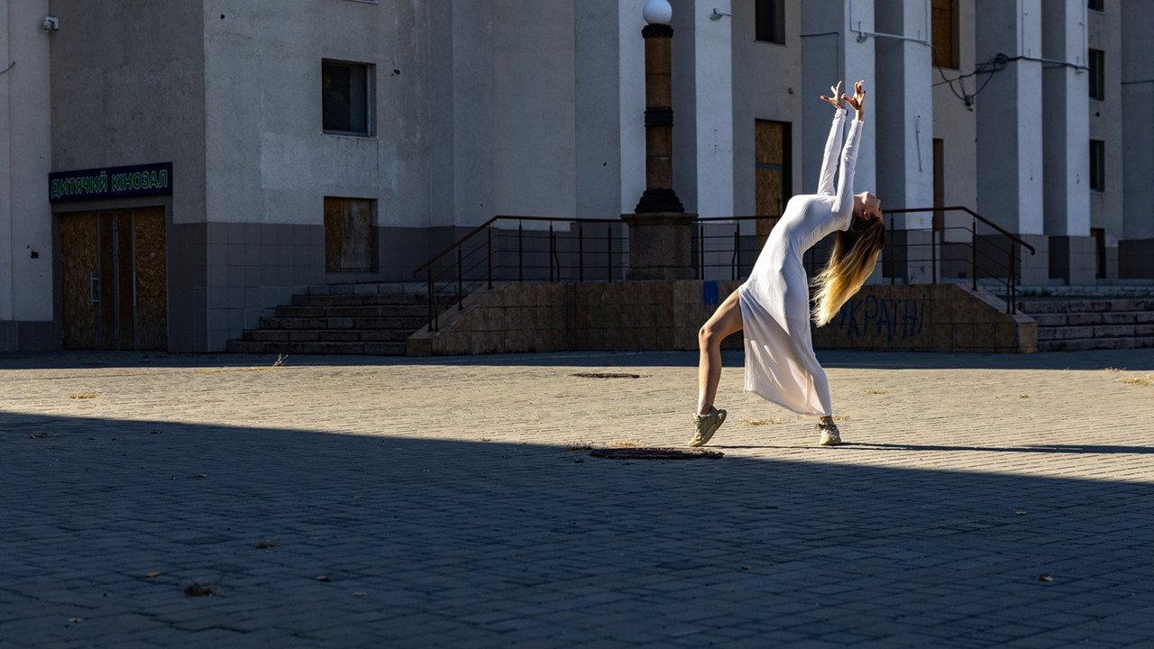 Kherson: Human Safari backdrop