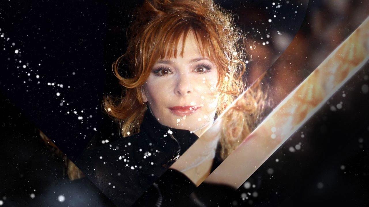 Mylène Farmer - Dans Le Cœur Des Français backdrop