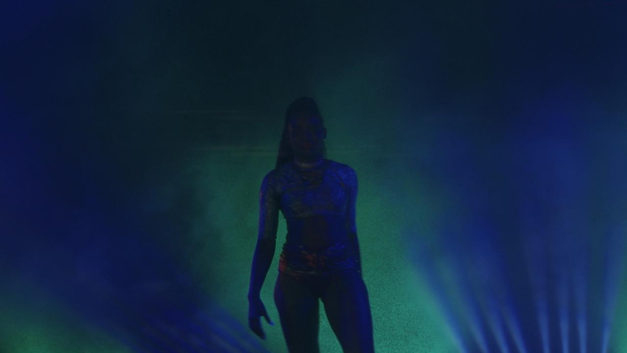 She Paradise backdrop