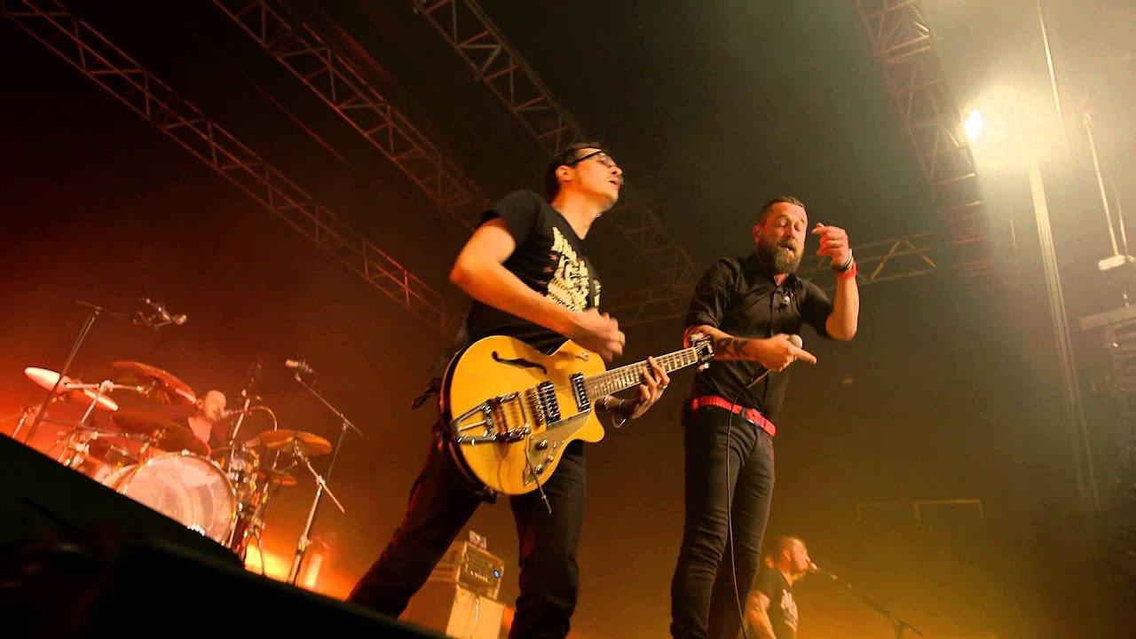 Les Fatals Picards – 14.11.14 backdrop