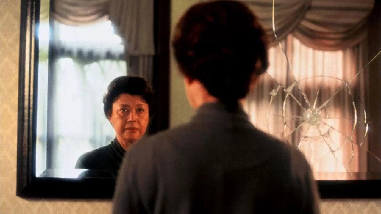 Women in the Mirror backdrop