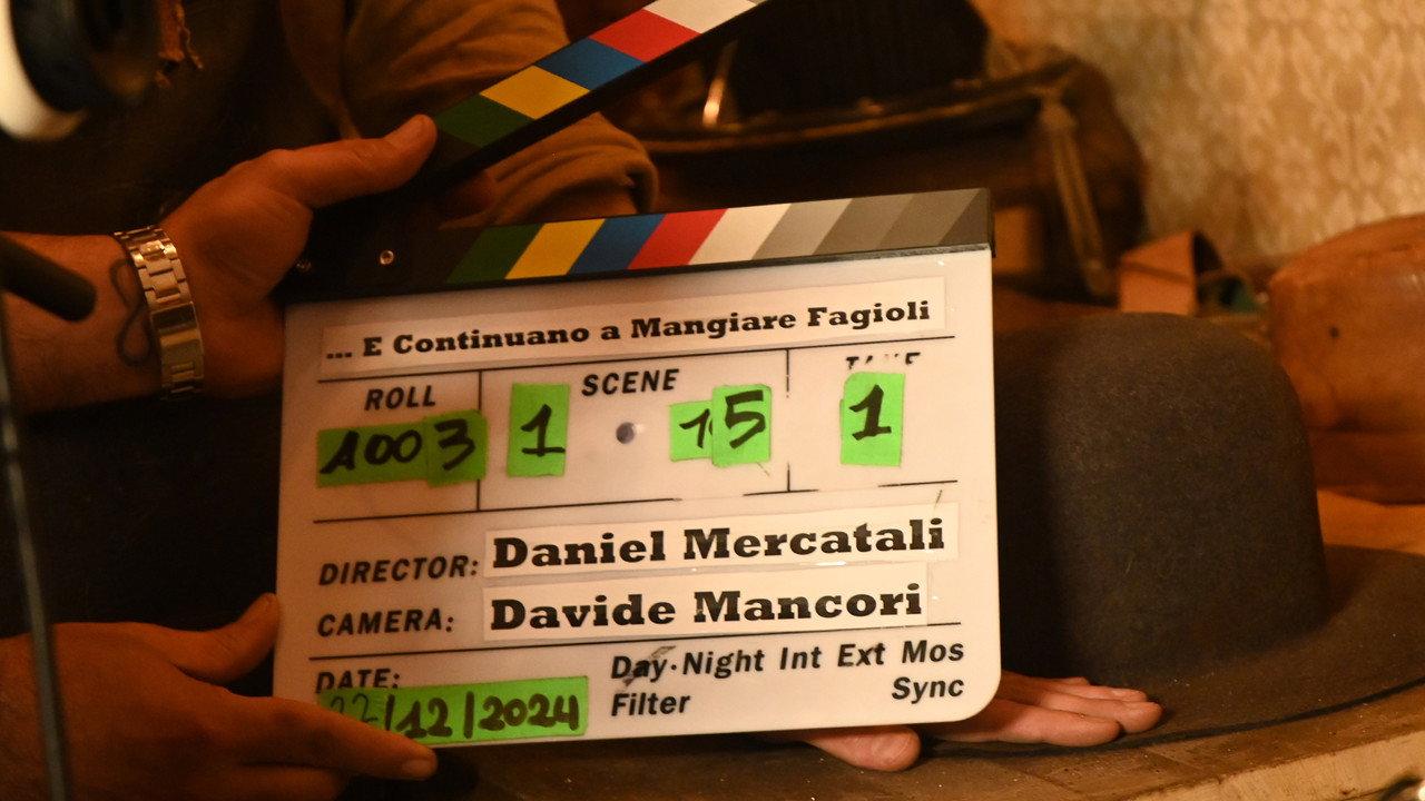 ...E Continuano a mangiare Fagioli backdrop