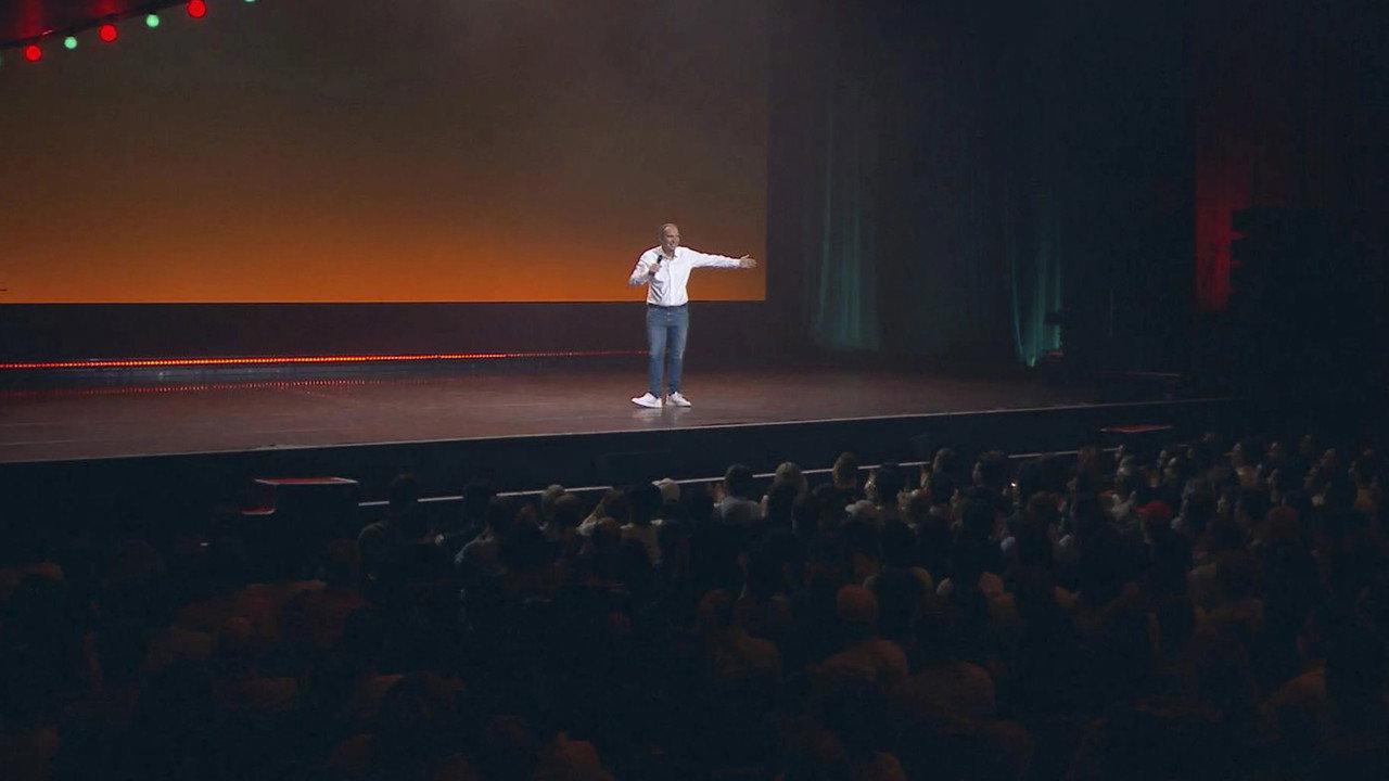 How to be a Billionaire with Xavier Niel backdrop