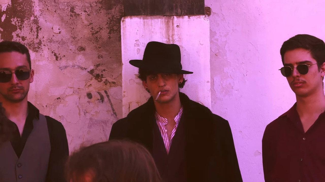 El malo backdrop