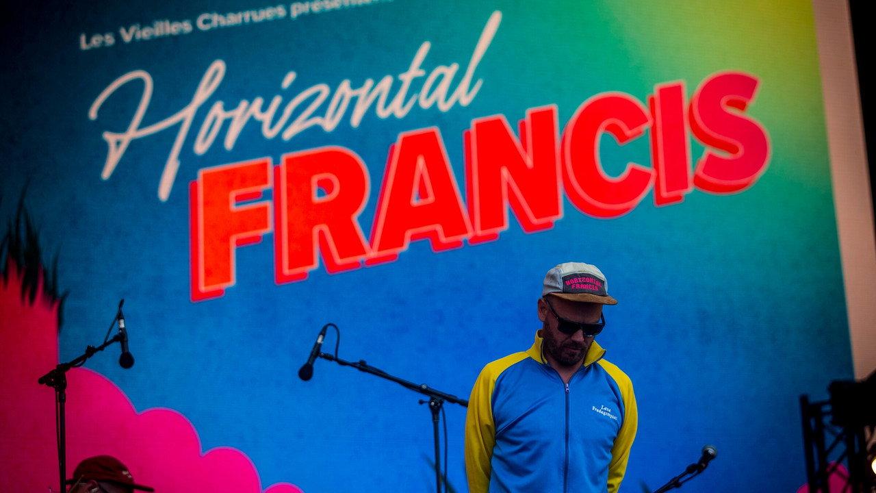 Horizontal Francis en concert aux Vieilles Charrues 2025 backdrop