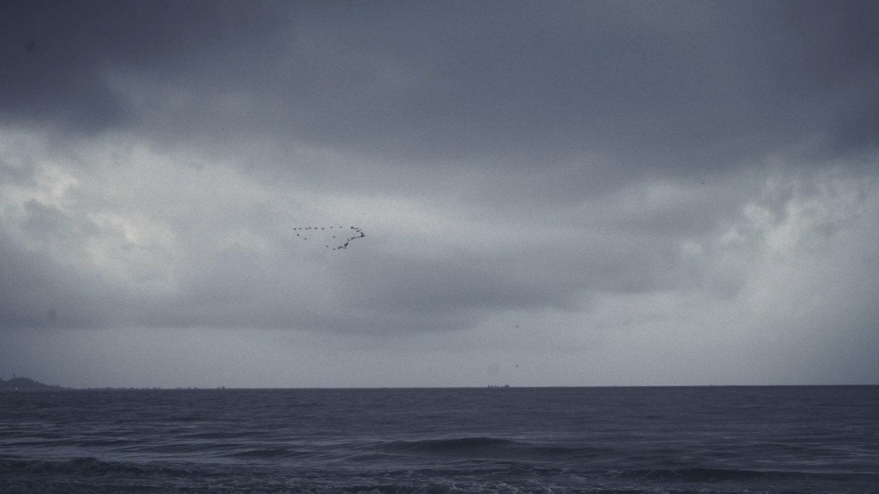 Uyire (ഉയിരേ) backdrop