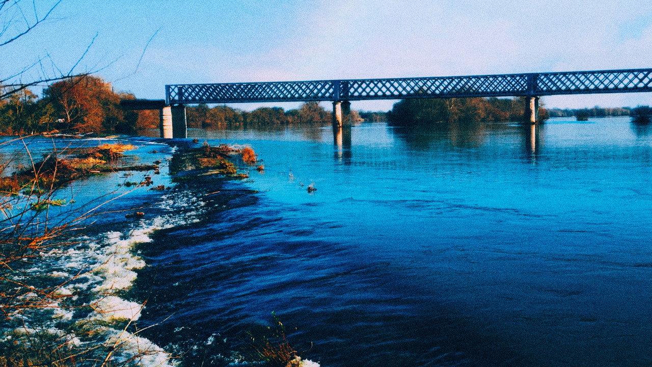 Peuple de Loire backdrop