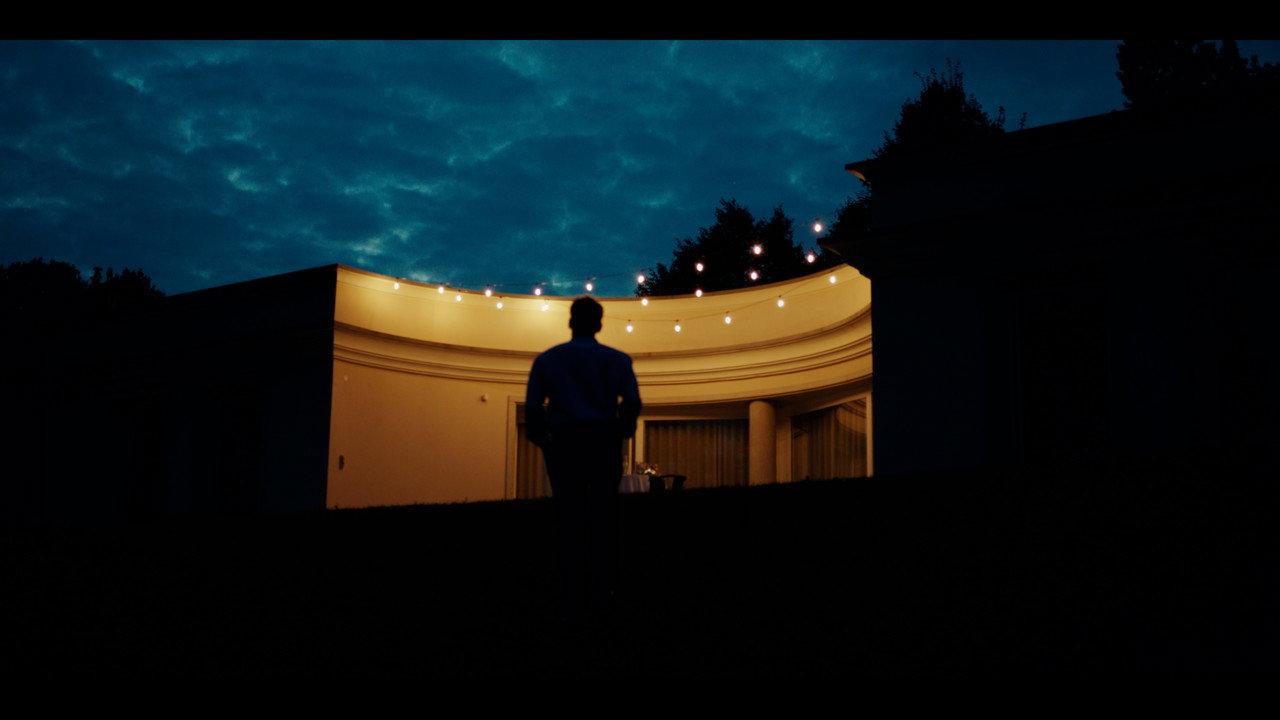 Fuori fa Paura backdrop