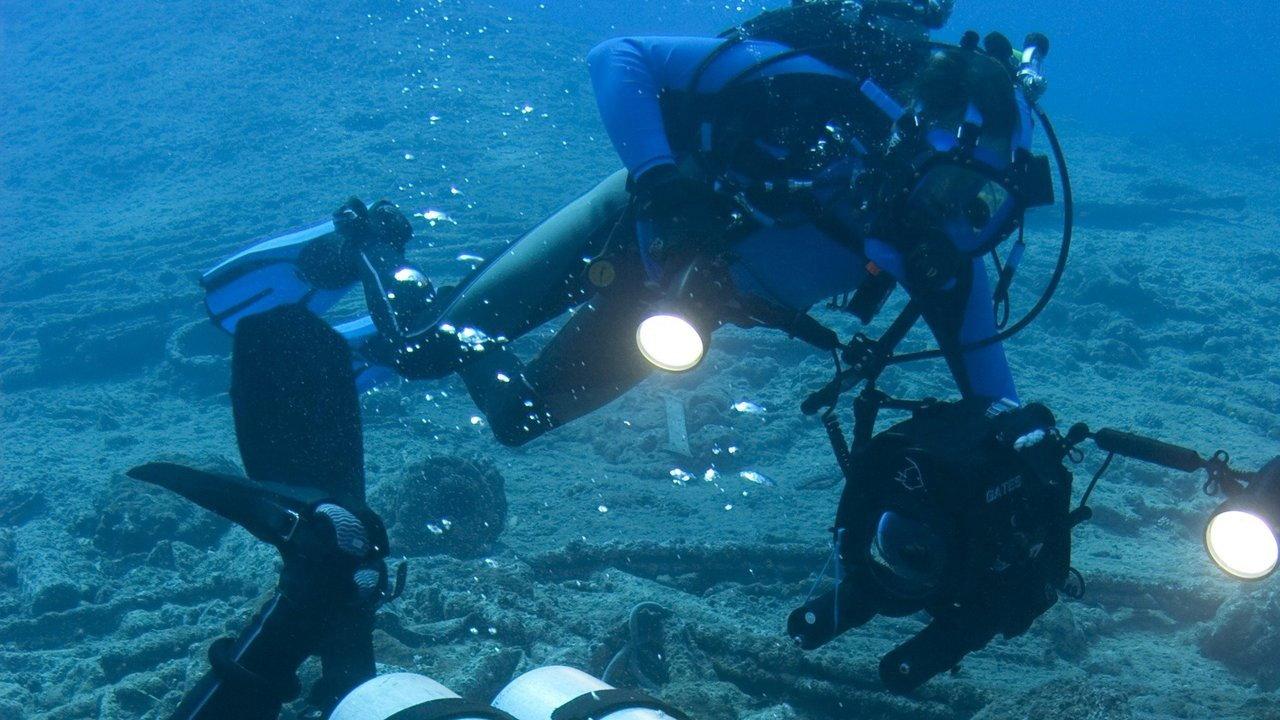 Dive Detectives backdrop