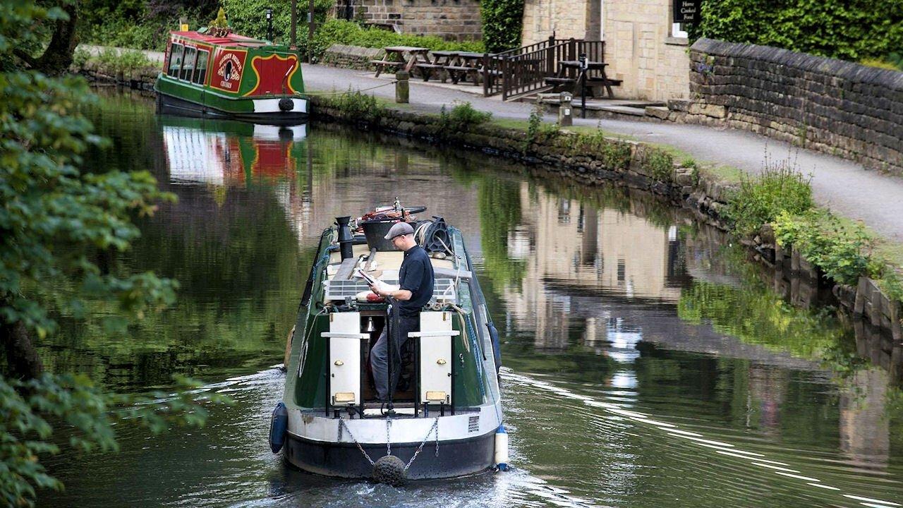 Canal Boat Diaries backdrop
