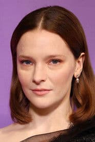 Morfydd Clark profile photo