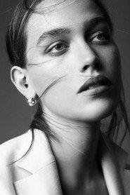 Victoria Pedretti profile photo