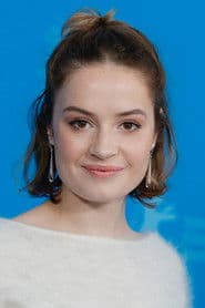 Ella Øverbye profile photo