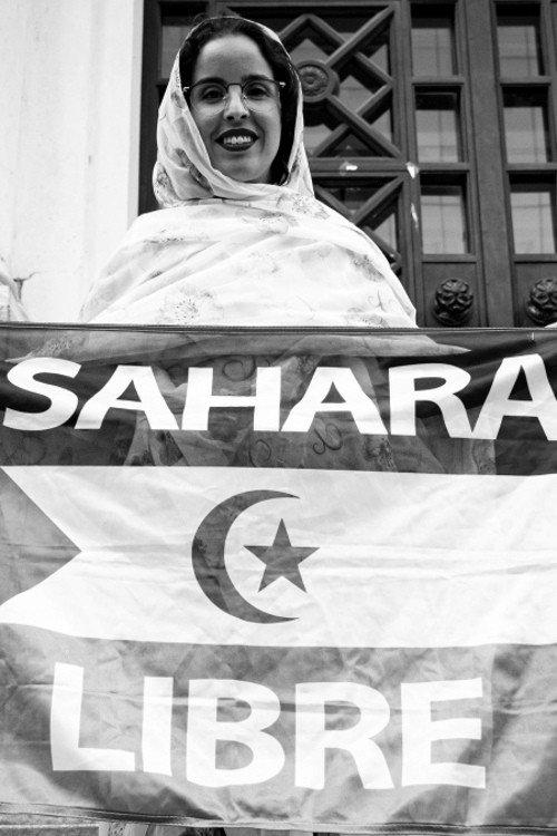 Women of the free Sahara backdrop