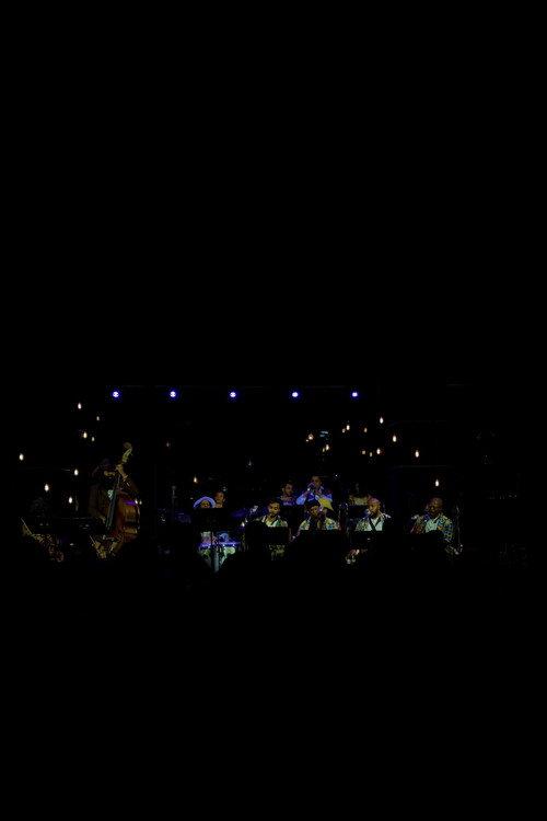 3 Minutes with a 12 Piece Band backdrop