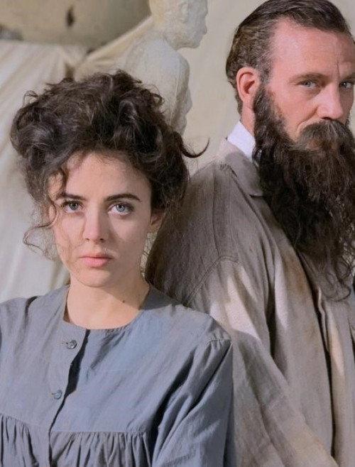 L' Amour fou d'Auguste Rodin et Camille Claudel backdrop